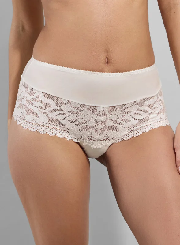 seamless high - cut women briefs for a smooth silhouetteEmpreinte Leia Full Brief in Natural